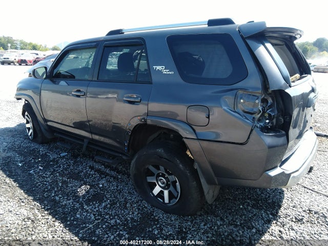 Toyota 4runner Trd Off Road 2018 JTEBU5JR2J5491047 Image 3