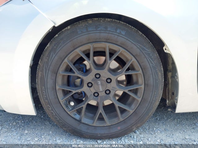 Toyota COROLLA LE 2016 5YFBURHE6GP510175 Image 12