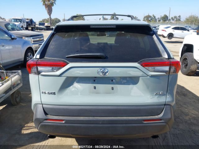 2T3C1RFV8NW217249 Toyota Rav4 Xle Premium