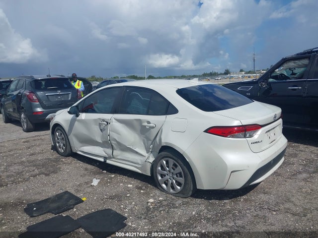 Toyota COROLLA LE 2021 JTDEPMAE8MJ134550 Image 3