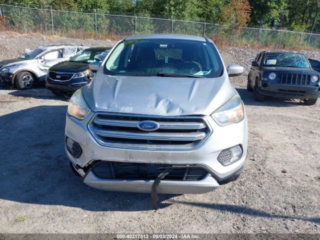 1FMCU9G93HUC89000 Ford ESCAPE SE