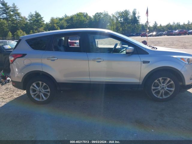 1FMCU9G93HUC89000 Ford ESCAPE SE