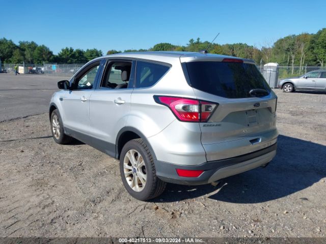 1FMCU9G93HUC89000 Ford ESCAPE SE