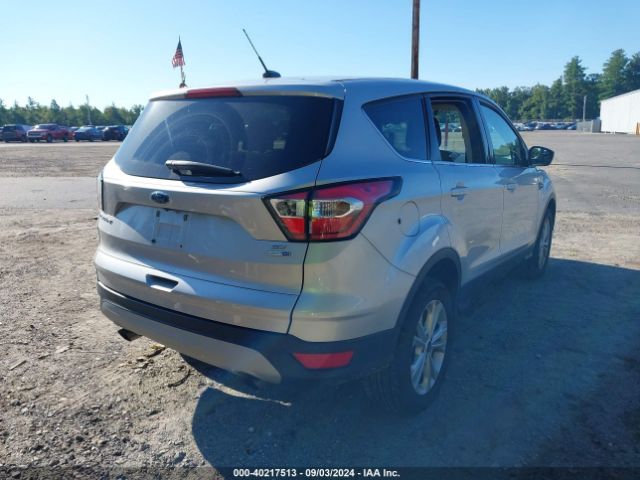1FMCU9G93HUC89000 Ford ESCAPE SE