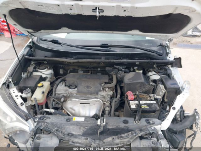 2T3NFREV4JW451779 Toyota RAV4 SE