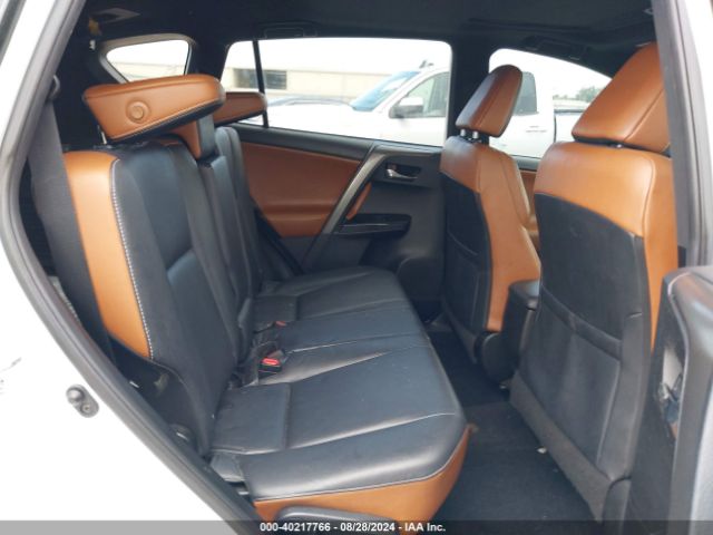 2T3NFREV4JW451779 Toyota RAV4 SE