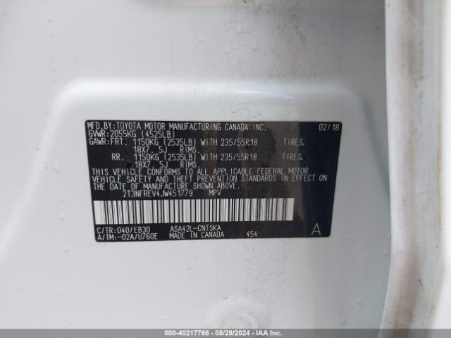 2T3NFREV4JW451779 Toyota RAV4 SE
