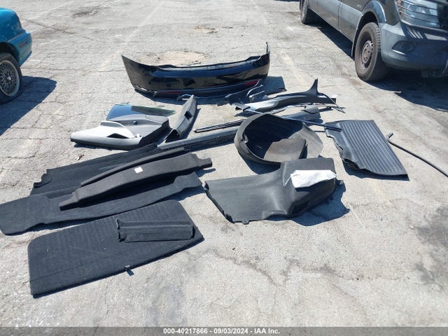40217866 :رقم المزاد ، 5YJSA1DG8DFP03663 vin ، 2013 Tesla Model S مزاد بيع