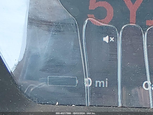 40217866 :رقم المزاد ، 5YJSA1DG8DFP03663 vin ، 2013 Tesla Model S مزاد بيع