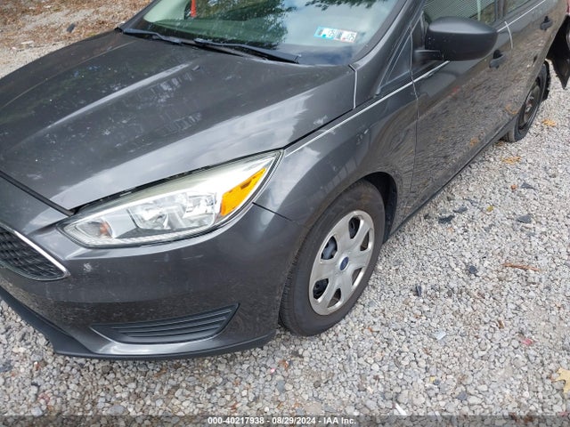 Ford FOCUS S 2015 1FADP3E23FL304011 Image 16