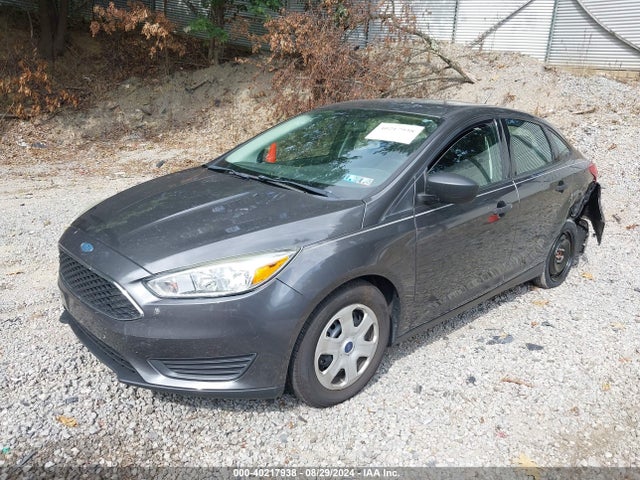 Ford FOCUS S 2015 1FADP3E23FL304011 Image 2