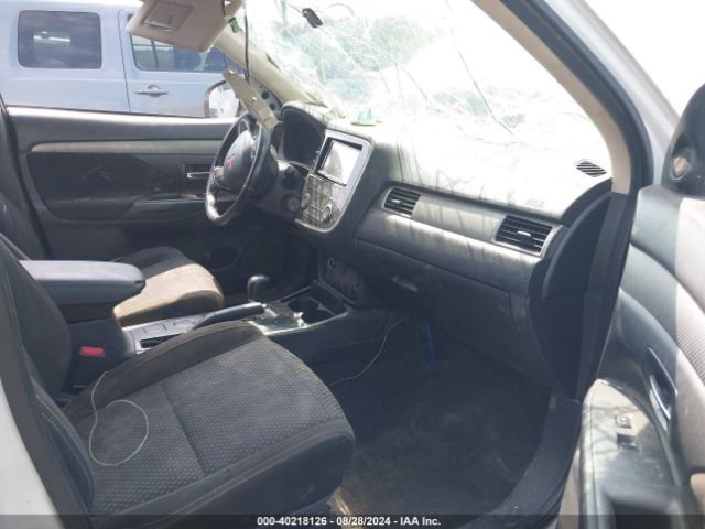 JA4AD2A34HZ057848 Mitsubishi Outlander Es