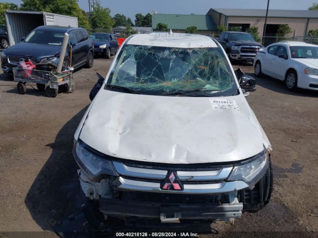 JA4AD2A34HZ057848 Mitsubishi Outlander Es