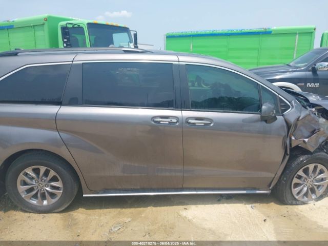 5TDYRKEC4RS204737 Toyota SIENNA XLE