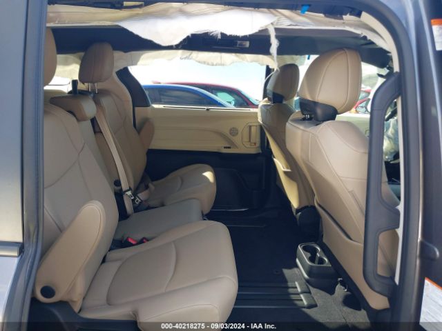 5TDYRKEC4RS204737 Toyota SIENNA XLE