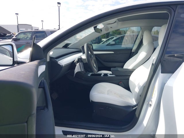 2023 TESLA MODEL Y 7SAYGDEE9PA071445 Photo 4