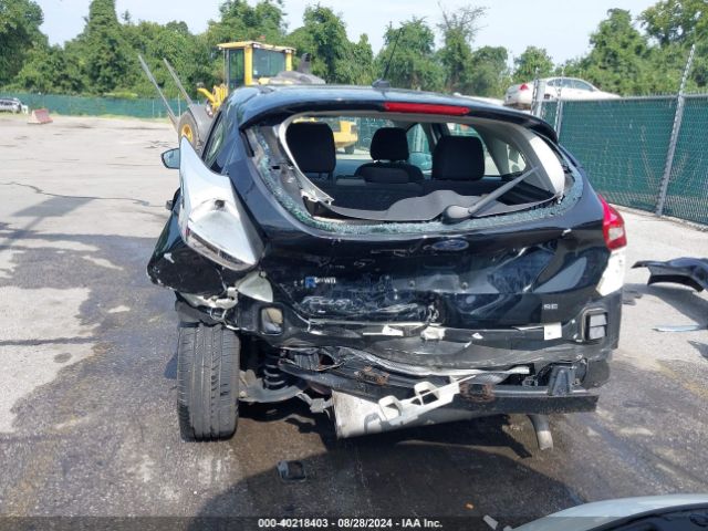1FADP3K27JL275772 Ford FOCUS SE