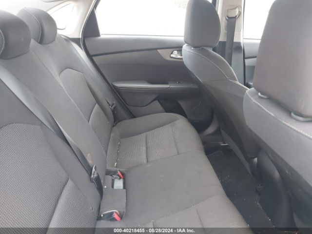 3KPF24AD5KE106967 KIA FORTE FE