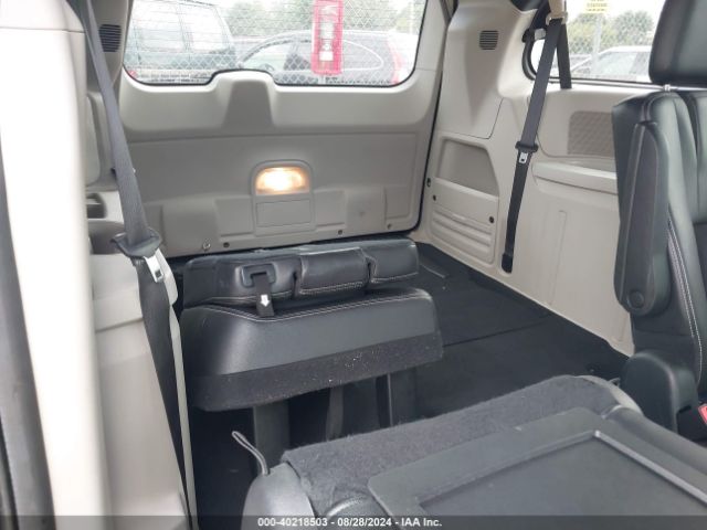 2C4RDGCG7JR301210 Dodge Grand Caravan Sxt