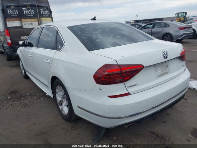 1VWDT7A32HC082976 Volkswagen Passat 1.8t R-line