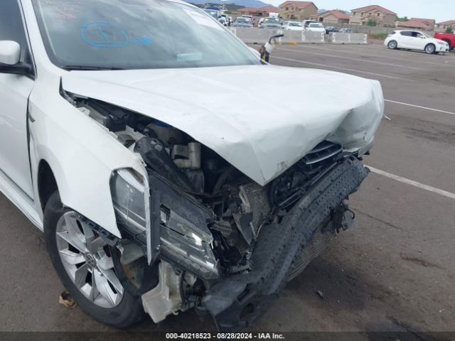1VWDT7A32HC082976 Volkswagen Passat 1.8t R-line