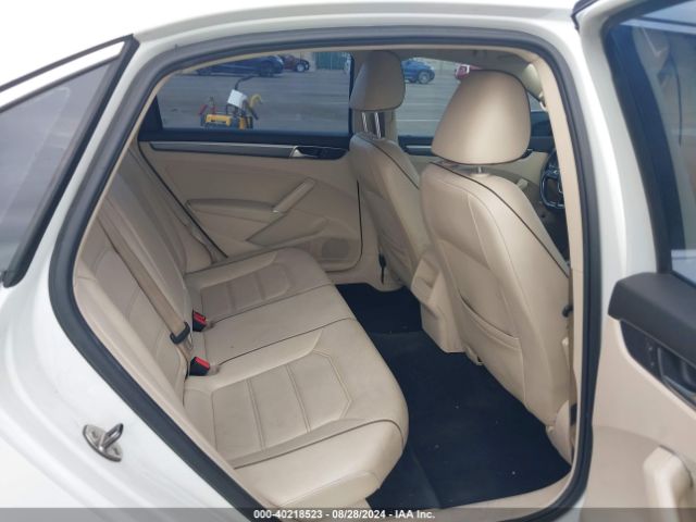 1VWDT7A32HC082976 Volkswagen Passat 1.8t R-line
