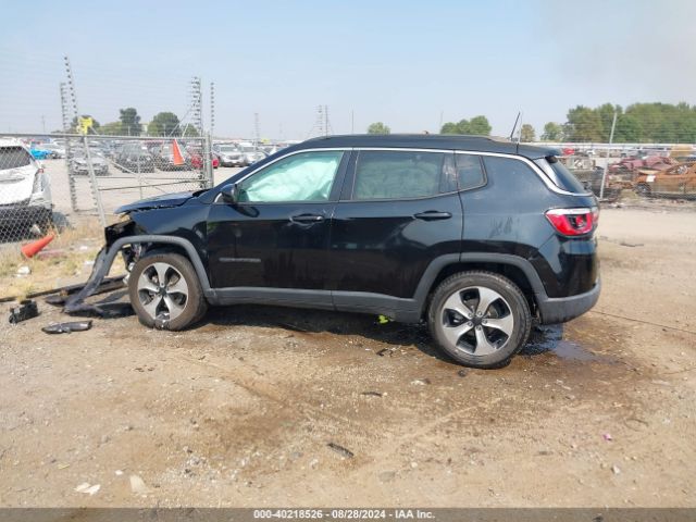 3C4NJCBB3JT286207 Jeep Compass Latitude Fwd