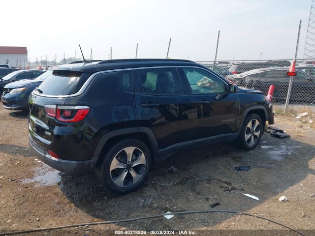 3C4NJCBB3JT286207 Jeep Compass Latitude Fwd