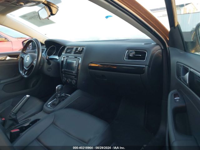3VWL17AJ1HM405977 Volkswagen Jetta 1.8t Sel/1.8t Sel Premium