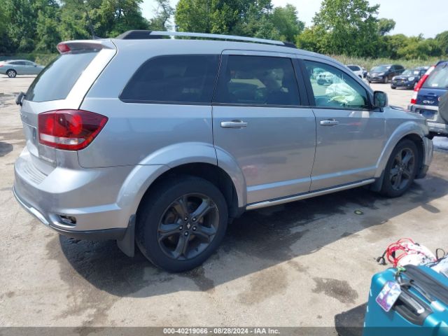 3C4PDCGB2KT859933 Dodge Journey Crossroad