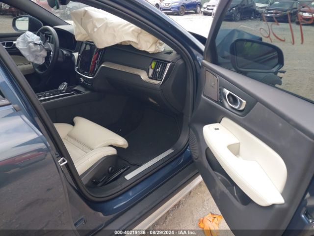 2024 VOLVO V60 CROSS COUNTRY YV4L12WB9R2137418 Photo 4