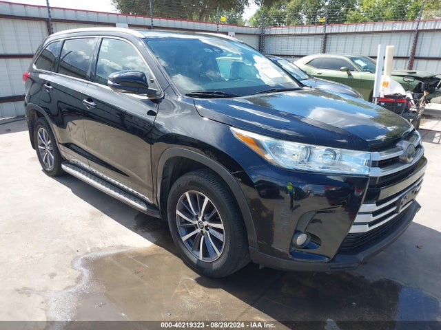 Toyota Highlander Xle 2017 5TDKZRFH1HS523827 Image 1