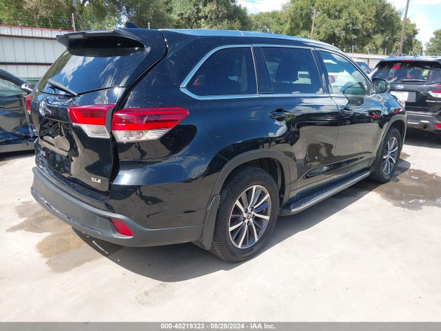 Toyota Highlander Xle 2017 5TDKZRFH1HS523827 Image 4