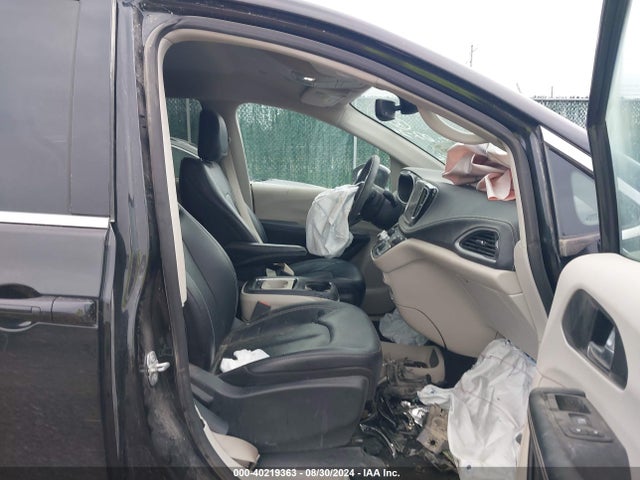 2C4RC1BG4NR163858 Chrysler Pacifica Touring L
