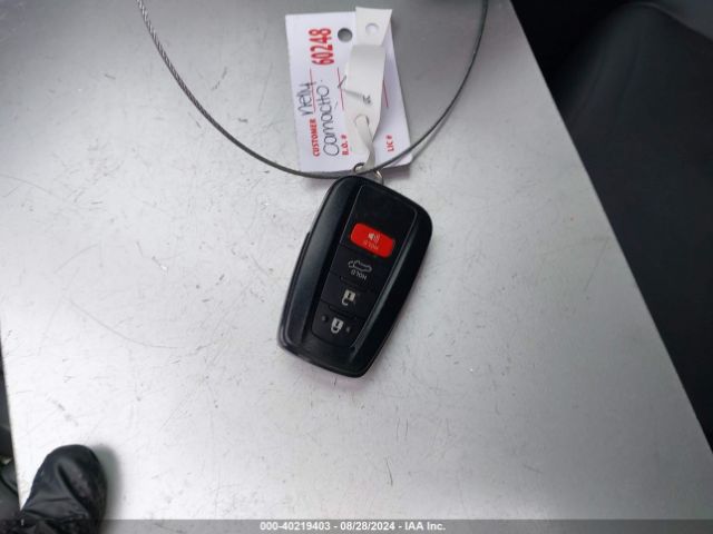 2T3A1RFV0NW327543 Toyota Rav4 Xle Premium