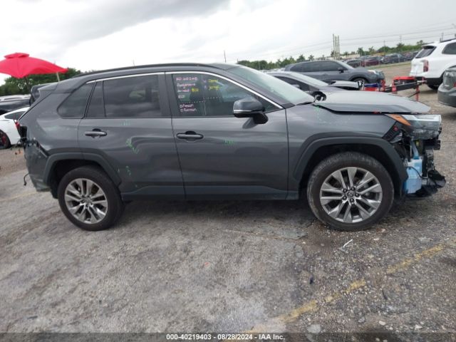 2T3A1RFV0NW327543 Toyota Rav4 Xle Premium