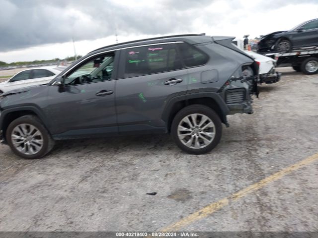 2T3A1RFV0NW327543 Toyota Rav4 Xle Premium