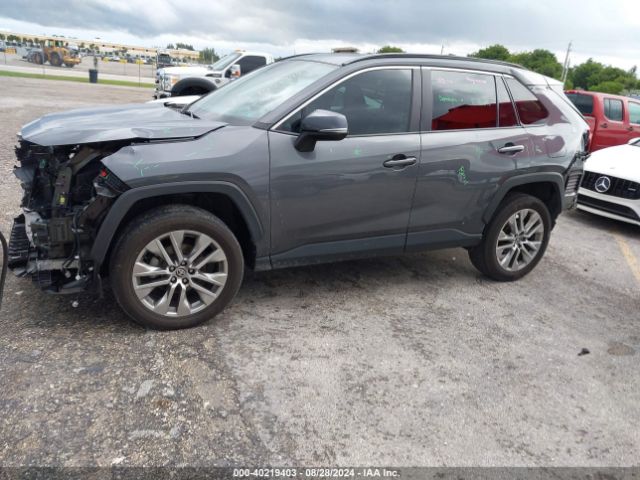 2T3A1RFV0NW327543 Toyota Rav4 Xle Premium