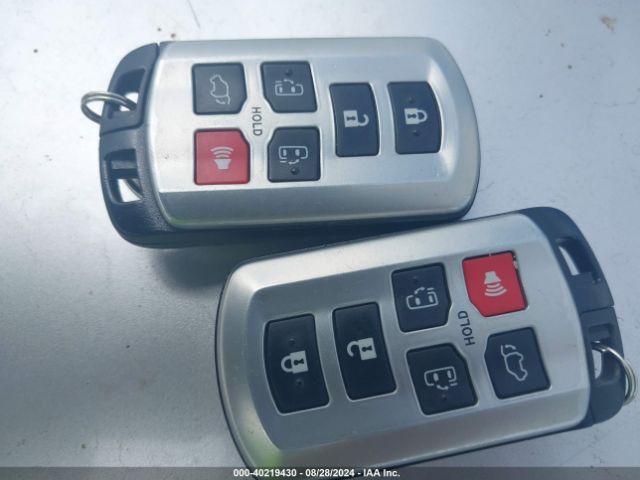 5TDYK3DCXFS619391 Toyota Sienna Xle Premium 8 Passenger