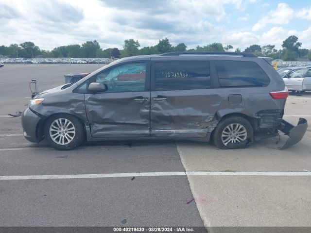 5TDYK3DCXFS619391 Toyota Sienna Xle Premium 8 Passenger
