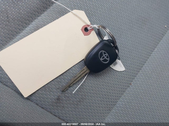 JTDKDTB3XF1584657 Toyota Prius C One
