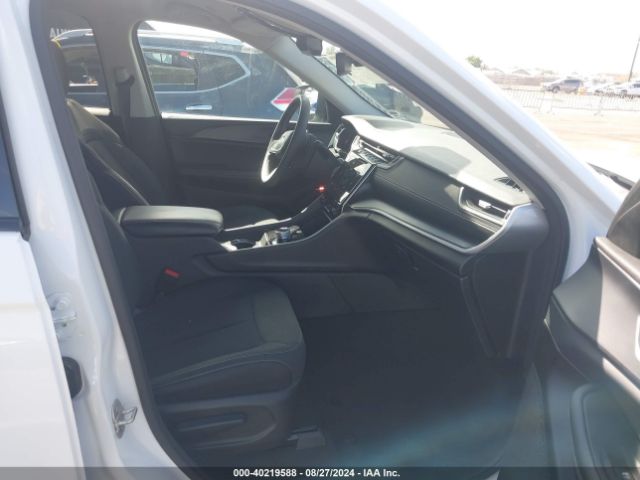 1C4RJJAG5P8901916 Jeep Grand Cherokee L Laredo 4x2