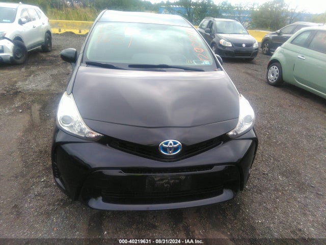 Toyota Prius V Two 2015 JTDZN3EU4FJ020695 Image 12