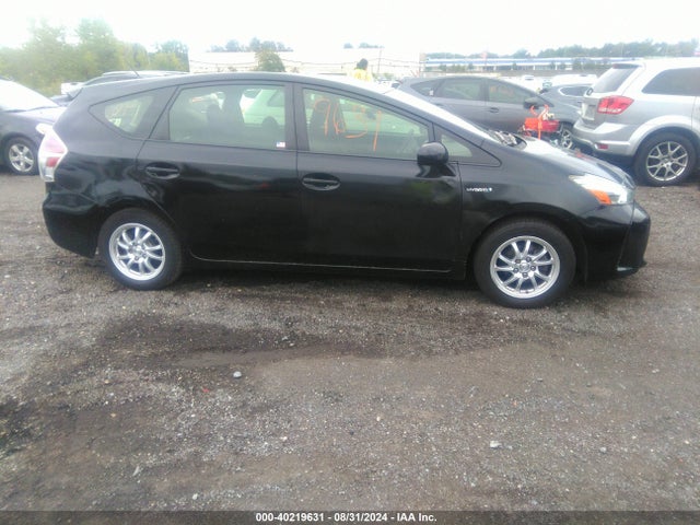 Toyota Prius V Two 2015 JTDZN3EU4FJ020695 Image 13