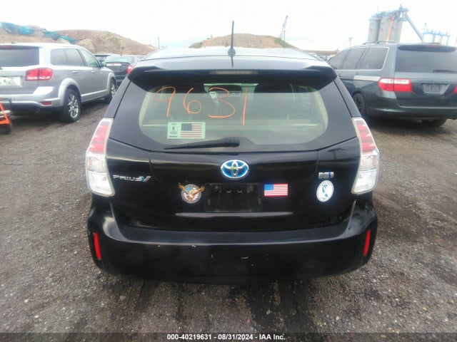 Toyota Prius V Two 2015 JTDZN3EU4FJ020695 Image 16