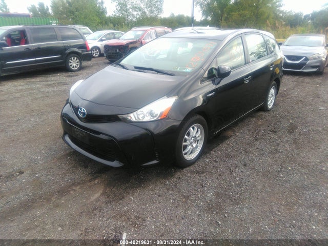 Toyota Prius V Two 2015 JTDZN3EU4FJ020695 Image 2