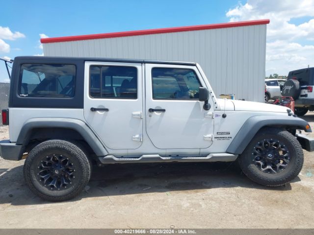 1C4BJWDG9HL574381 Jeep Wrangler Unlimited Sport 4x4