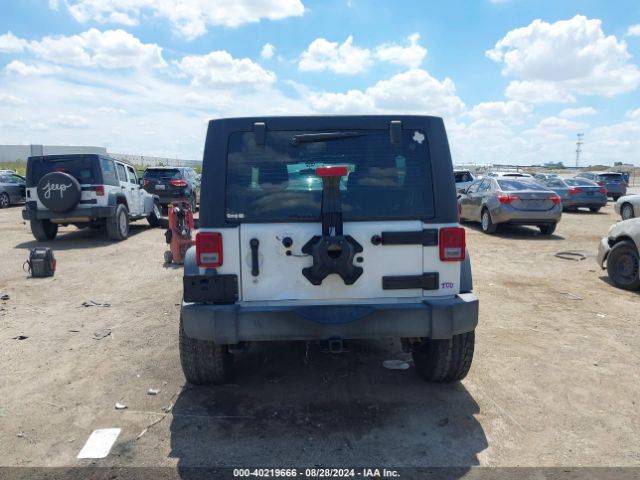 1C4BJWDG9HL574381 Jeep Wrangler Unlimited Sport 4x4