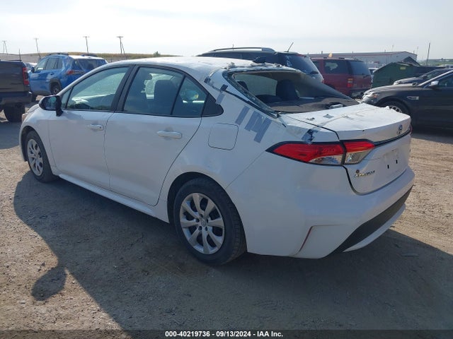 Toyota COROLLA LE 2021 5YFEPMAEXMP167917 Image 3