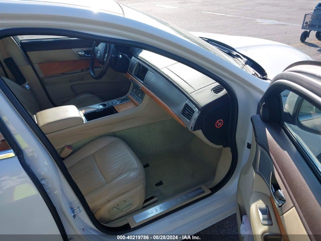 2009 JAGUAR XF SAJWA05B69HR43107 Photo 4